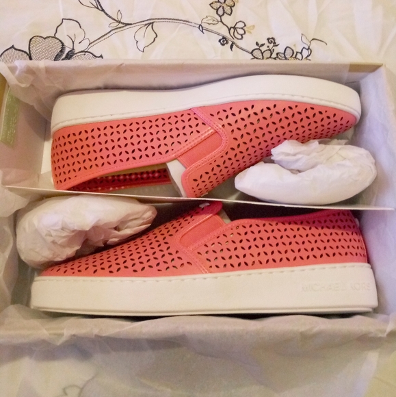 Michael Kors Olivia Slip On Sneakers - Picture 14 of 16